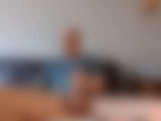 Live cam show with Moggleflop - Living Room on Soda Cam