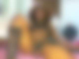 nalajoyce MILF webcam performer live streaming