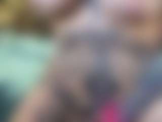 Live cam show with pamelagunns - Middle Aged on Uber Horny