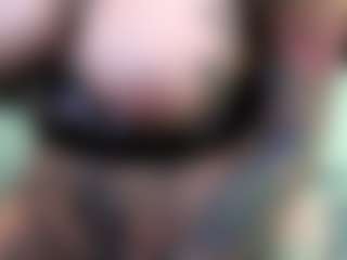 Live cam show with pamelagunns - Mature on TeamSkeetLive | united states