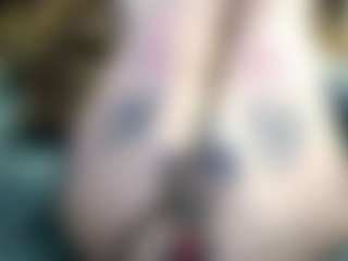 Live cam show with pamelagunns - Curvy on Camsoda