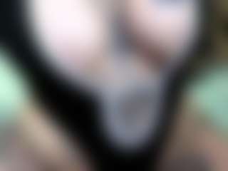 Live cam show with pamelagunns - Middle Aged on parknlotfishbdy