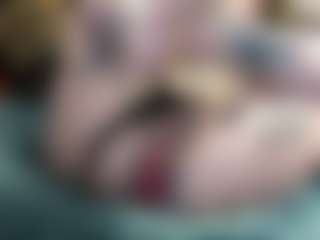 Live cam show with pamelagunns - Big Tits MILF on Mixed Magazine Live