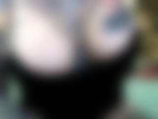 Live cam show with pamelagunns - Shaved Pussy MILF on Hubzter Live