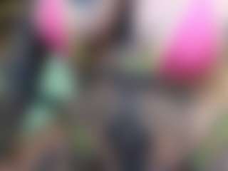 Live cam show with pamelagunns - Bikini on TeamSkeetLive