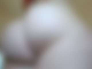 Live cam show with Rosey - 420 on friskycurves.com