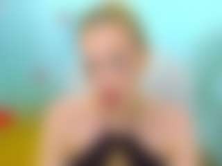 Live cam show with Allie - Green Eyes on SquirtSoMuch