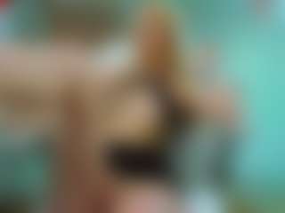 Live cam show with Allie - Natural on Dolls Live