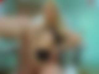 Live cam show with Allie - Green Eyes on Dolls Live