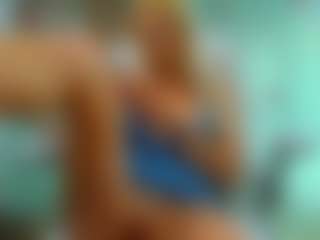 Live cam show with Allie - Twerk on CamClone