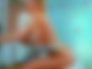 Live cam show with Allie - Big Tits Curvy on Pornisteam.com