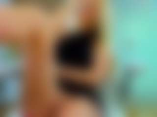 Live cam show with Allie - Green Eyes on milfzrlive.com