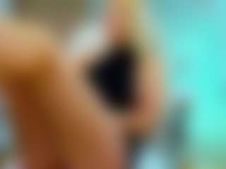 Live cam show with Allie - Moaning on galaxygirlnitro.com