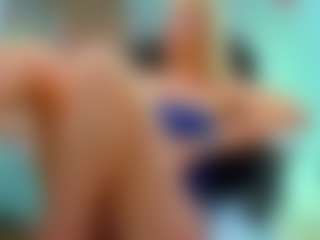 Live cam show with Allie - Blonde Hair Shaved Pussy on madthumbs