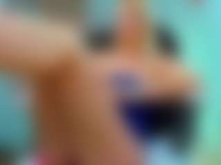 Live cam show with Allie - Moaning on livesuperchat.net