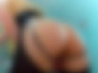 Live cam show with Allie - Blonde Hair on Nude Chat * 1 On 1 Webcam Sex * Live Cam Show