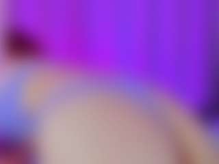 Live cam show with hannasimmons - College on Milf Play