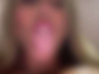 Live cam show with jennermd - Strip MILF on dropp.cam