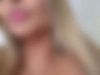 Live cam show with jennermd - Latina on Camsoda