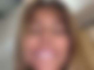 Live cam show with jennermd - Brown Eyes MILF on xDating