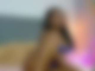 Live cam show with HOLLY-JORDA - Solo on Camsoda