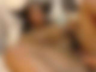 Live cam show with HOLLY-JORDA - Curvy Young Adult on xplaylive.com