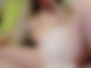ilaiza MILF webcam performer live streaming