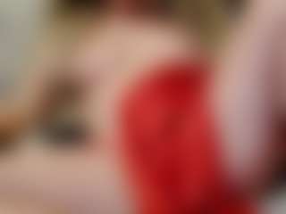ilaiza MILF webcam performer live streaming