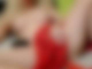 Live cam show with ilaiza - Middle Aged on CamwithHer