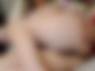 Live cam show with ilaiza - Smoking on TeamSkeetLive