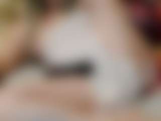 ilaiza MILF webcam performer live streaming