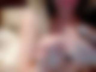 Live cam show with ilaiza - Middle Aged on Camsoda