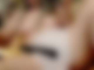 ilaiza MILF webcam performer live streaming