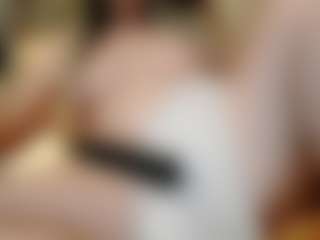ilaiza MILF webcam performer live streaming