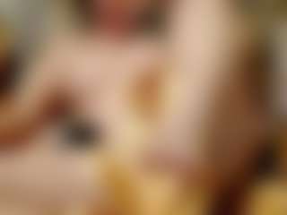 ilaiza MILF webcam performer live streaming