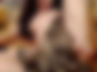ilaiza MILF webcam performer live streaming