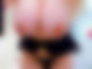 Live cam show with evelynerosse - MILF on Hubzter Live