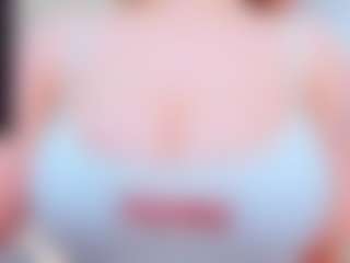 Live cam show with evelynerosse - Blowjob on TeamSkeetLive
