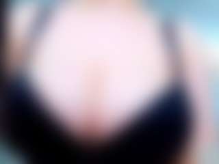 Live cam show with evelynerosse - Blonde Hair Middle Aged on Dare Cams