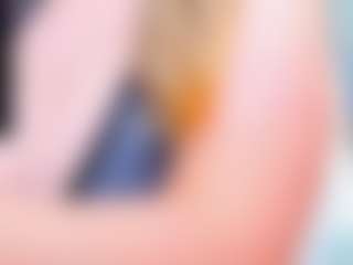 Live cam show with evelynerosse - Blonde Hair MILF on xfollow cams