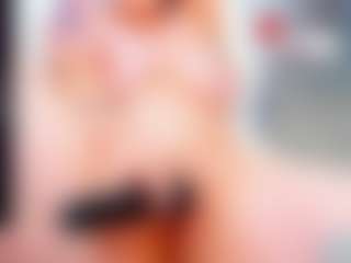 evelynerosse MILF webcam performer live streaming
