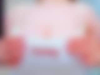 Live cam show with evelynerosse - Petite MILF on Gym Cam Girls