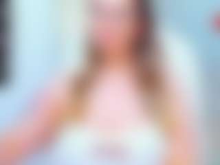 evelynerosse MILF webcam performer live streaming