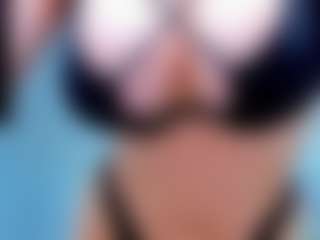 Live cam show with evelynerosse - Average on AdultVida.com