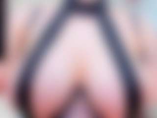 Live cam show with evelynerosse - Small Tits on Camming Site