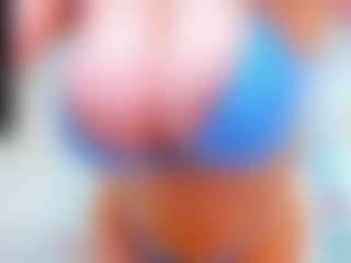 Live cam show with evelynerosse - Petite Young Adult on Camming Site