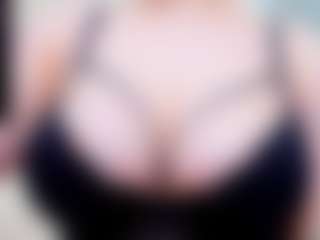 Live cam show with evelynerosse - Lesbian on Camsoda