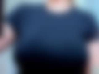 Live cam show with evelynerosse - Living Room on Camsoda