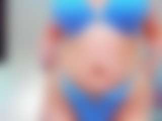 Live cam show with evelynerosse - Blonde Hair Petite on Camsoda