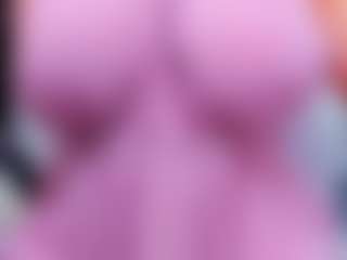 evelynerosse MILF webcam performer live streaming